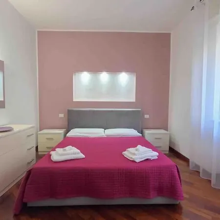 Grazioso Con Parcheggio Privato * Piacenza