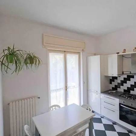 Grazioso Con Parcheggio Privato Apartmán Piacenza