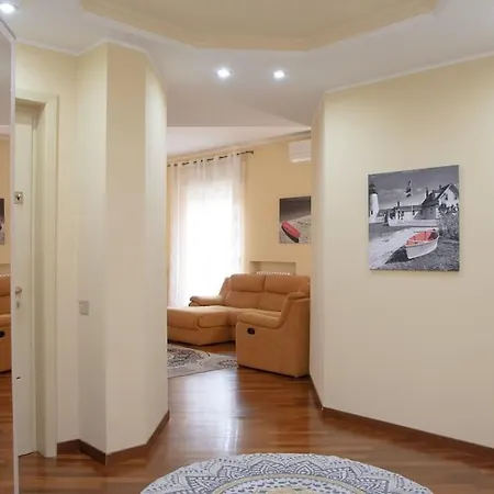 Grazioso Con Parcheggio Privato * Πιατσέντζα