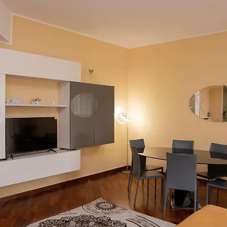 Grazioso Con Parcheggio Privato Apartmán
