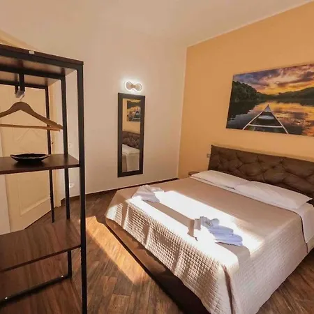 Grazioso Con Parcheggio Privato Διαμέρισμα Πιατσέντζα