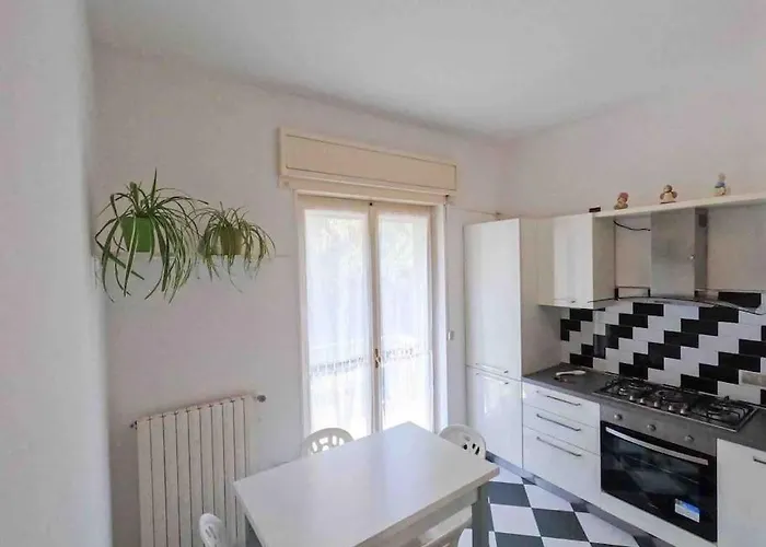 Grazioso Con Parcheggio Privato Apartman Piacenza