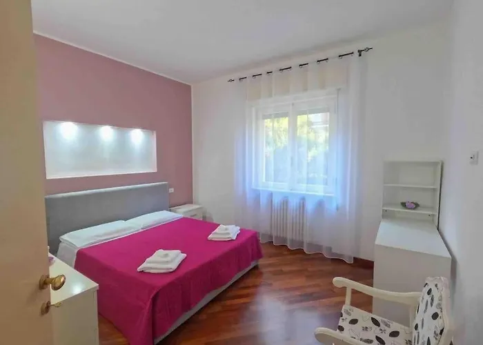 Grazioso Con Parcheggio Privato Διαμέρισμα