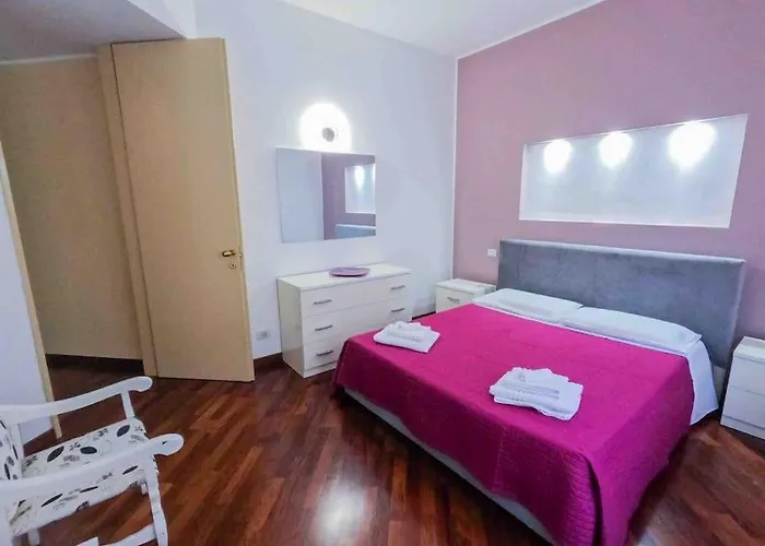 Grazioso Con Parcheggio Privato *