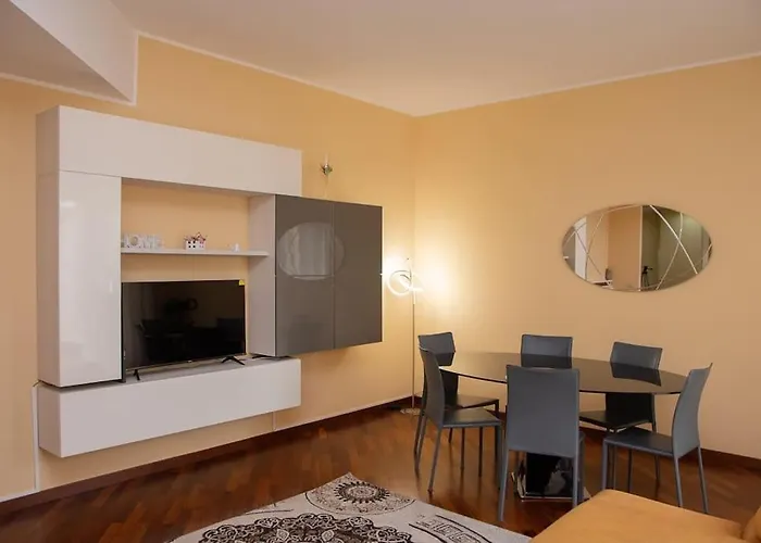 Grazioso Con Parcheggio Privato Apartman
