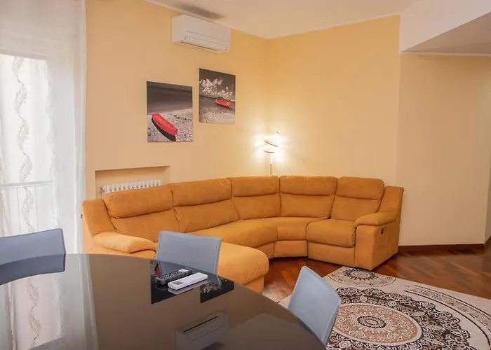 Διαμέρισμα Grazioso Con Parcheggio Privato Πιατσέντζα